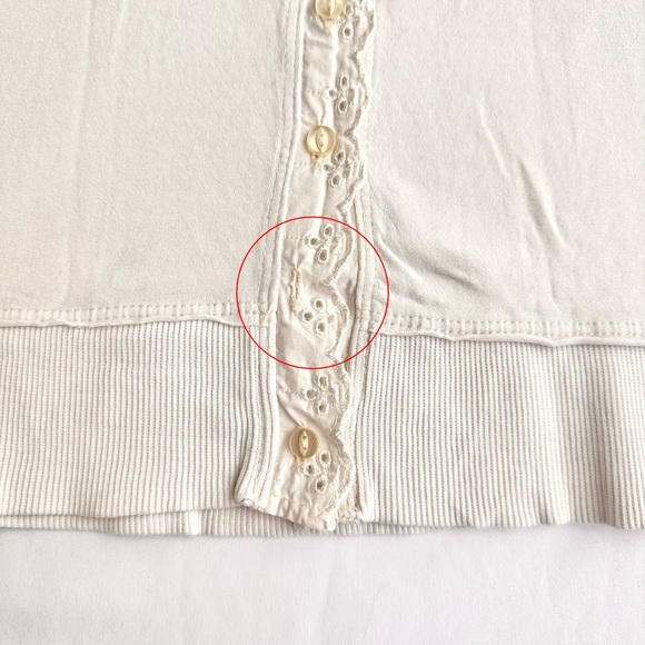 The Cottage Coquette Button Baby Tee 🐚 by DKNY Jeans; Size Small - Picture 2 of 8